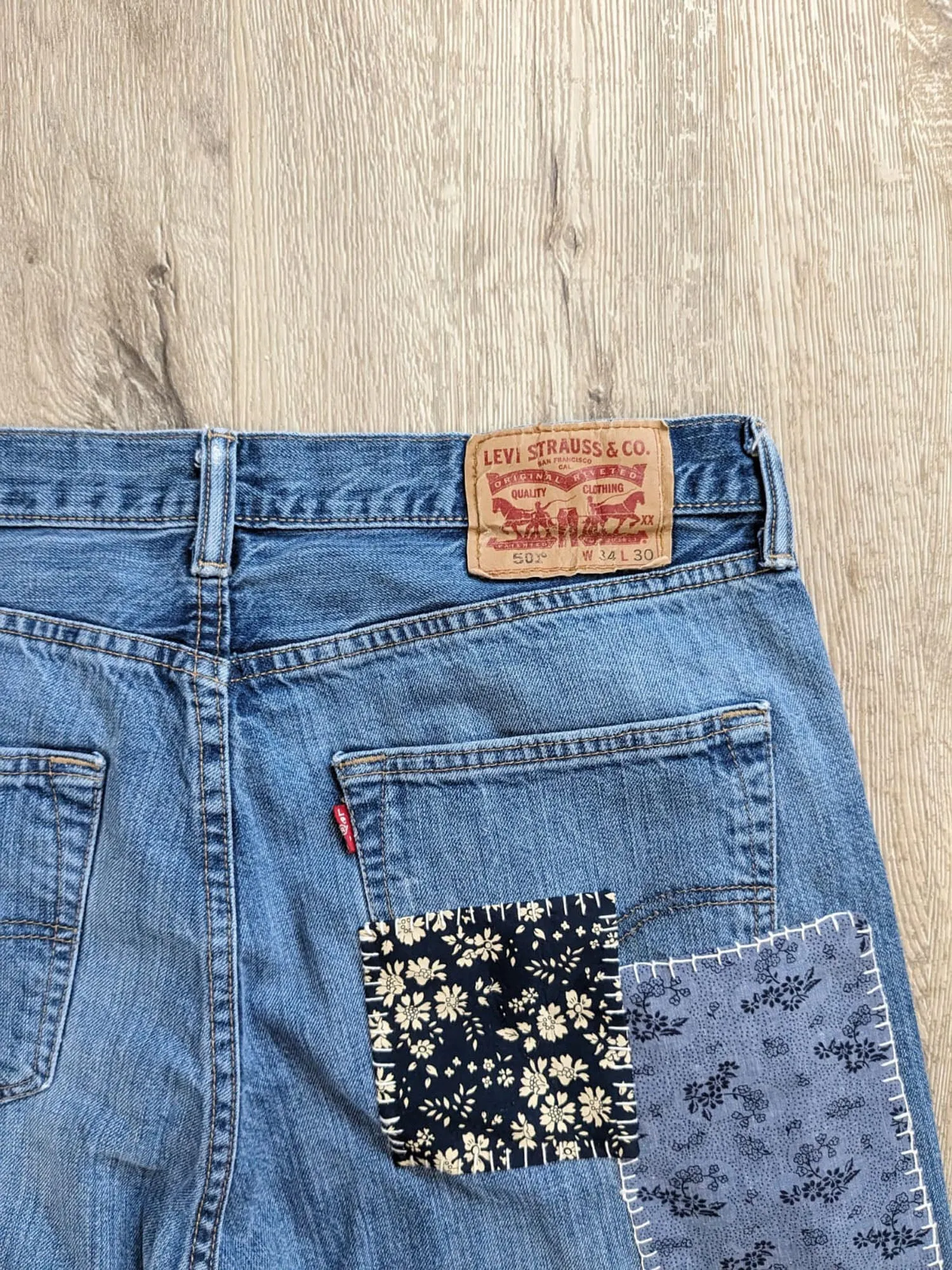 #31 Patched Vintage Jeans 34"