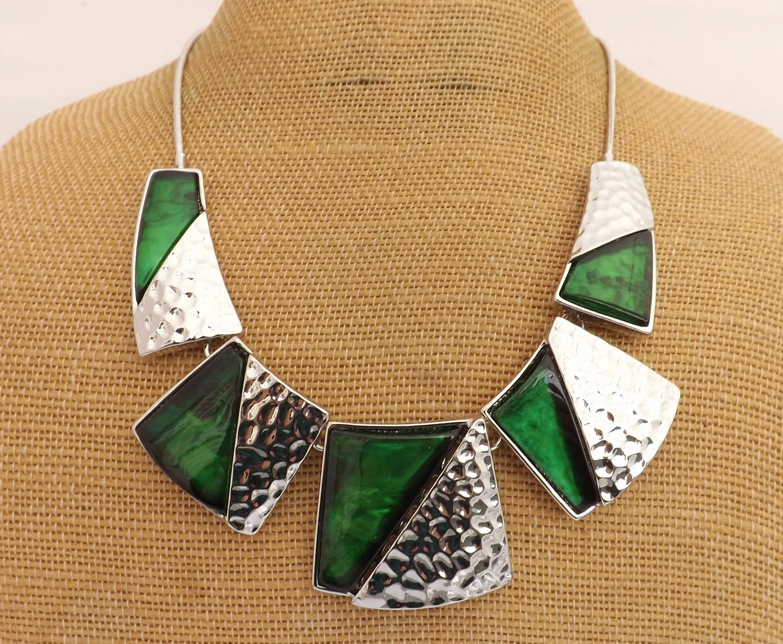Green & Silver Toned Collar Necklace