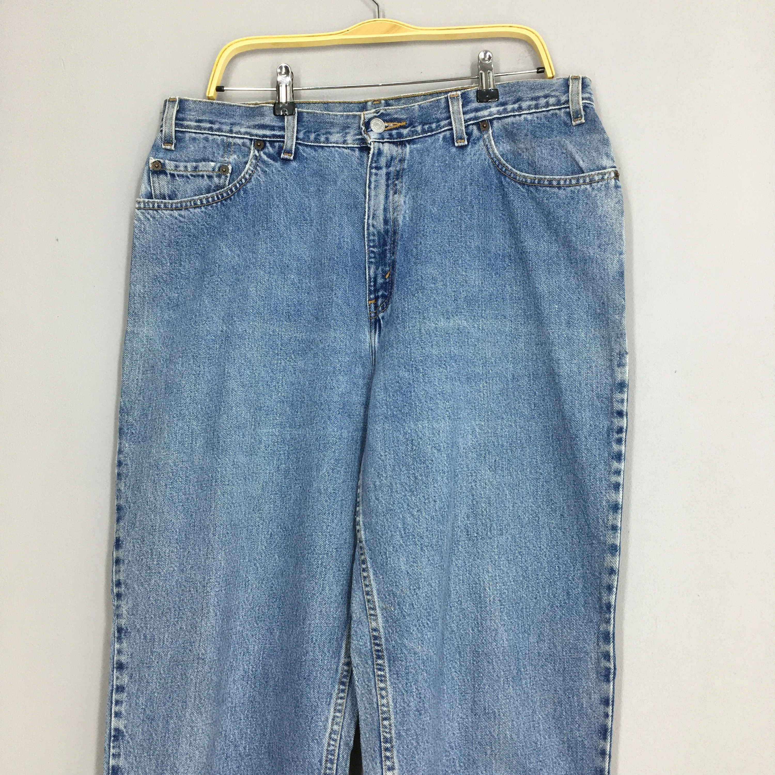Levis 550 Tapered Leg Relaxed Fit Jeans Size 35x31
