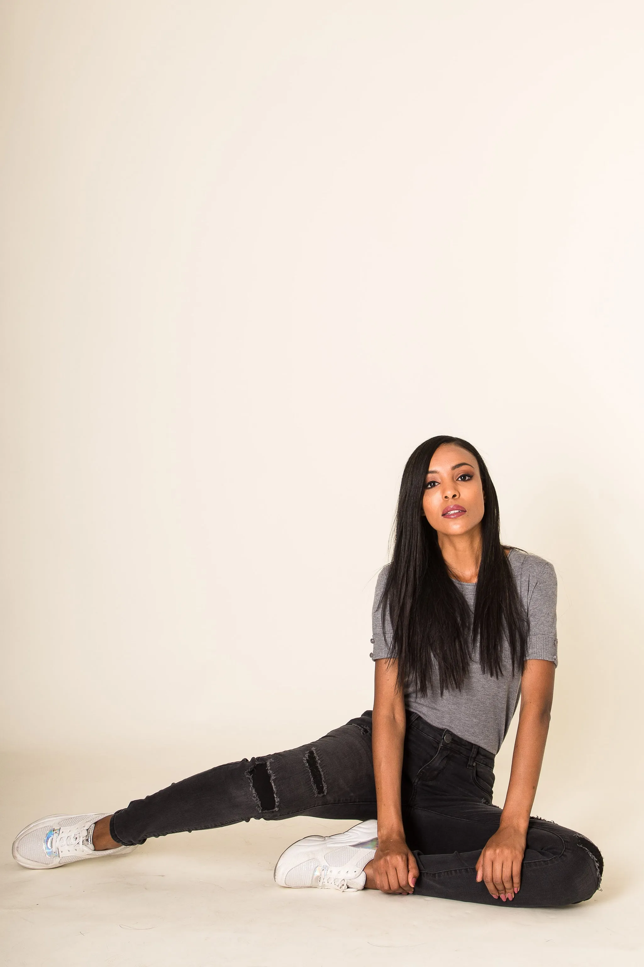 Wholesale Grey Ripped Jeans