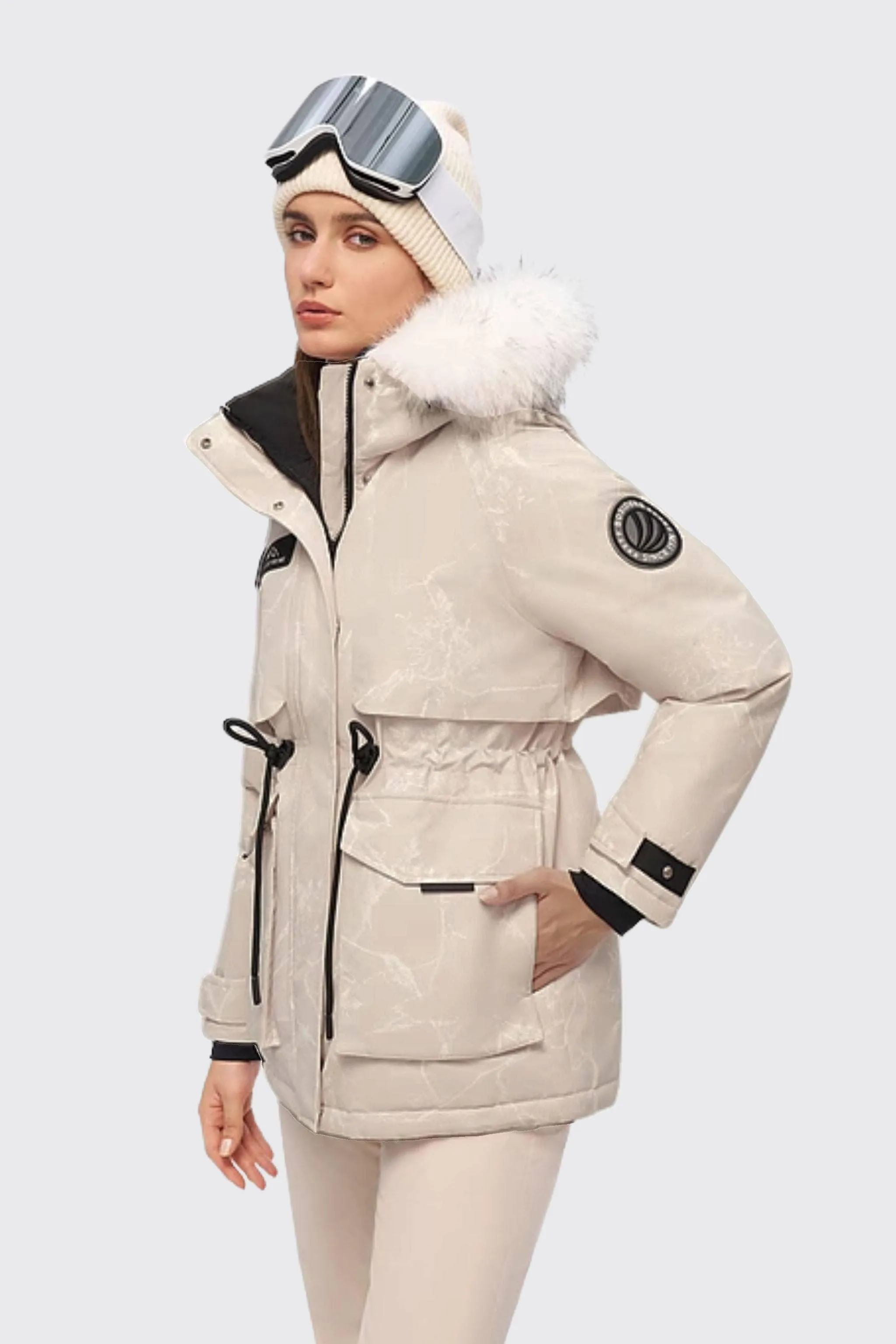 Women’s classic extreme goose down jacket with fur hood